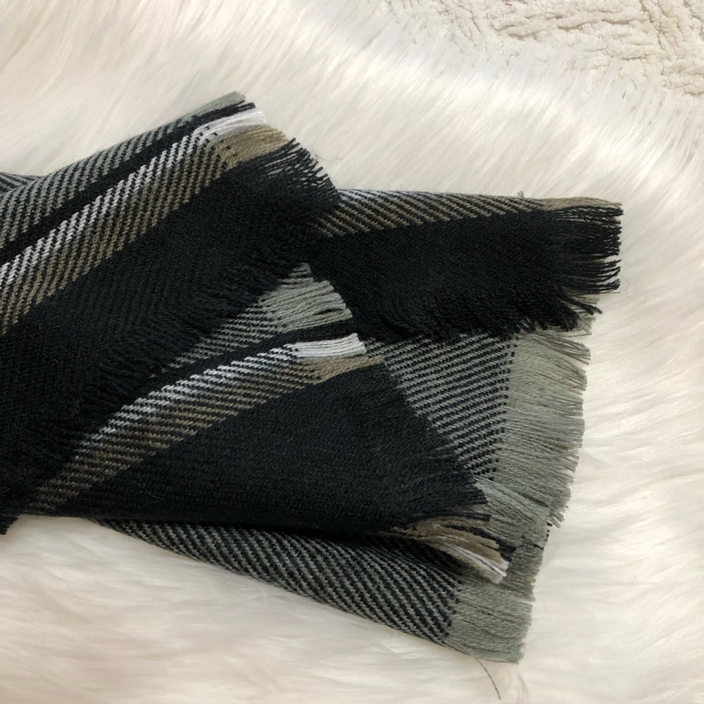 Madewell Clubhouse Striped Fringe Scarf in Grey - Picture 5 of 7